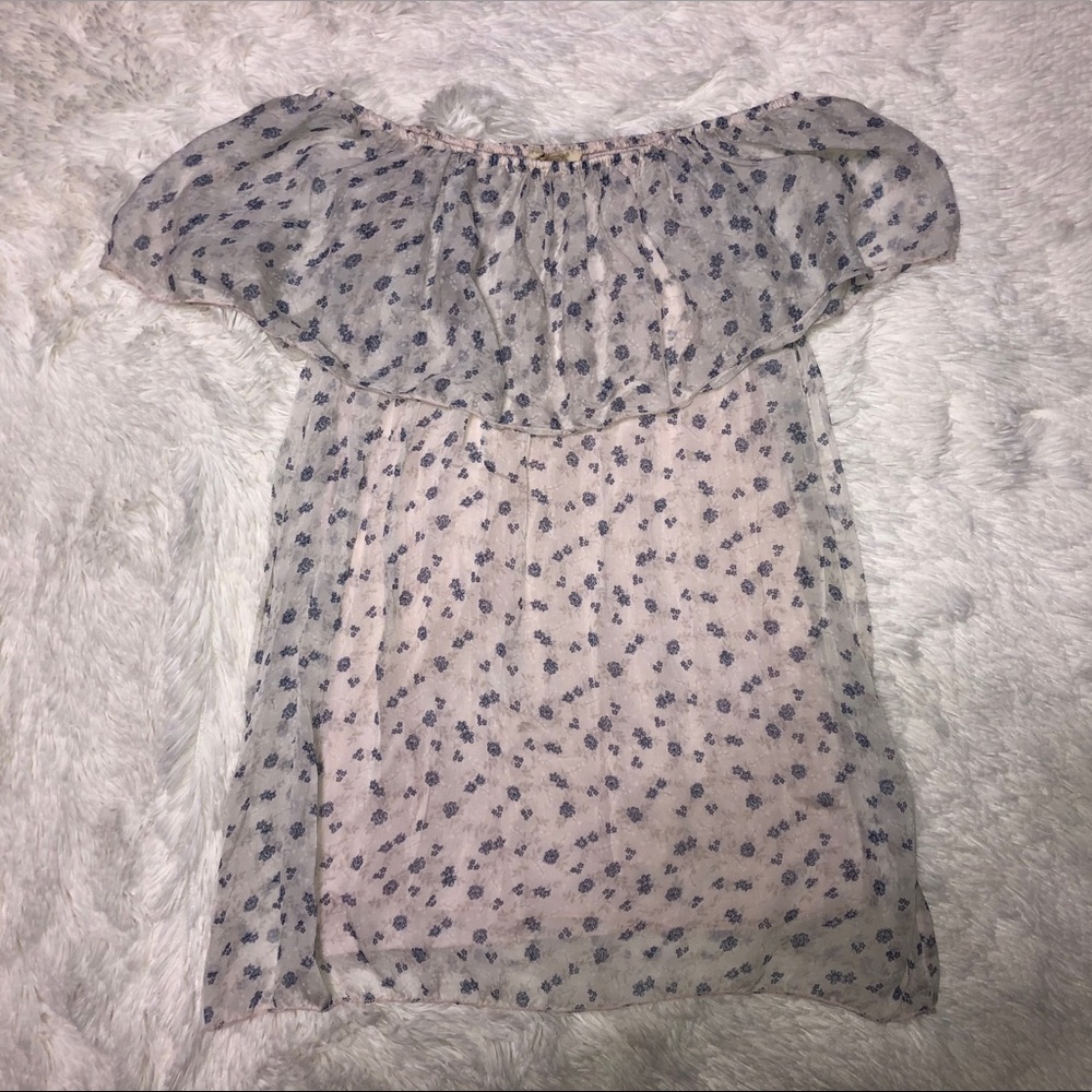 Cold shoulder shirt cream & blue colored